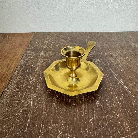 Vintage solid polished brass candle stick holder with handle - Picture 4 of 7
